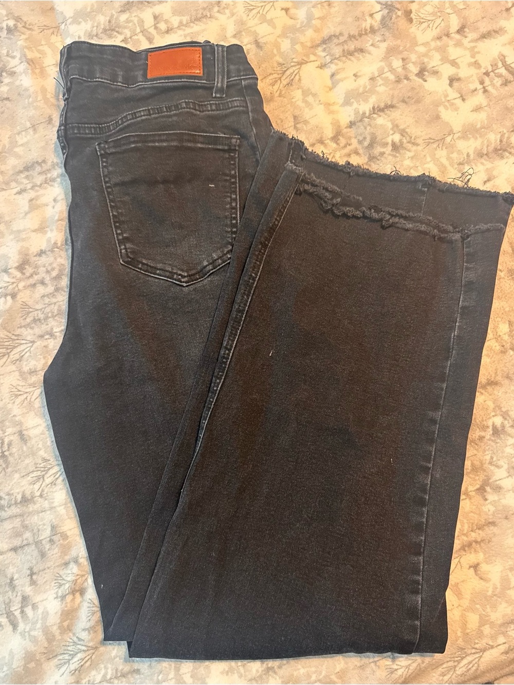High-Rise Black Women's Jeans with Raw Hem